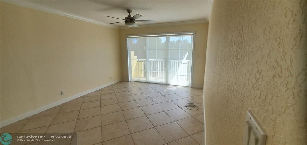 For Rent: $2,800 (2 beds, 2 baths, 960 Square Feet)