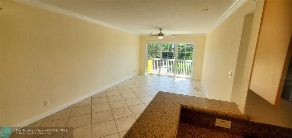 For Rent: $2,800 (2 beds, 2 baths, 960 Square Feet)