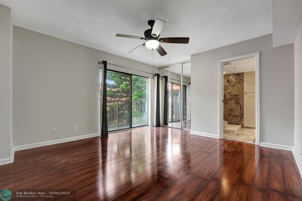 For Sale: $375,000 (2 beds, 2 baths, 1372 Square Feet)