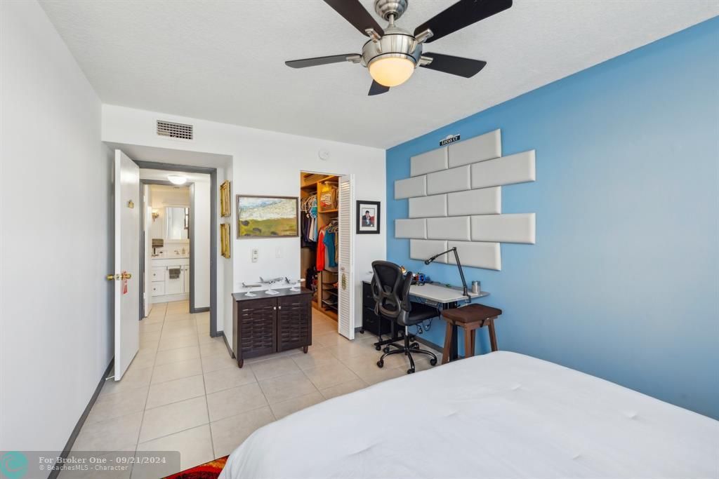 For Sale: $340,000 (2 beds, 2 baths, 1250 Square Feet)