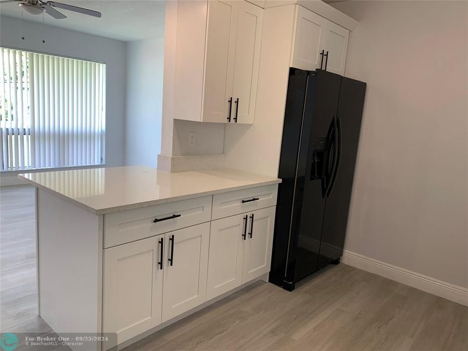 For Sale: $424,900 (2 beds, 1 baths, 1000 Square Feet)