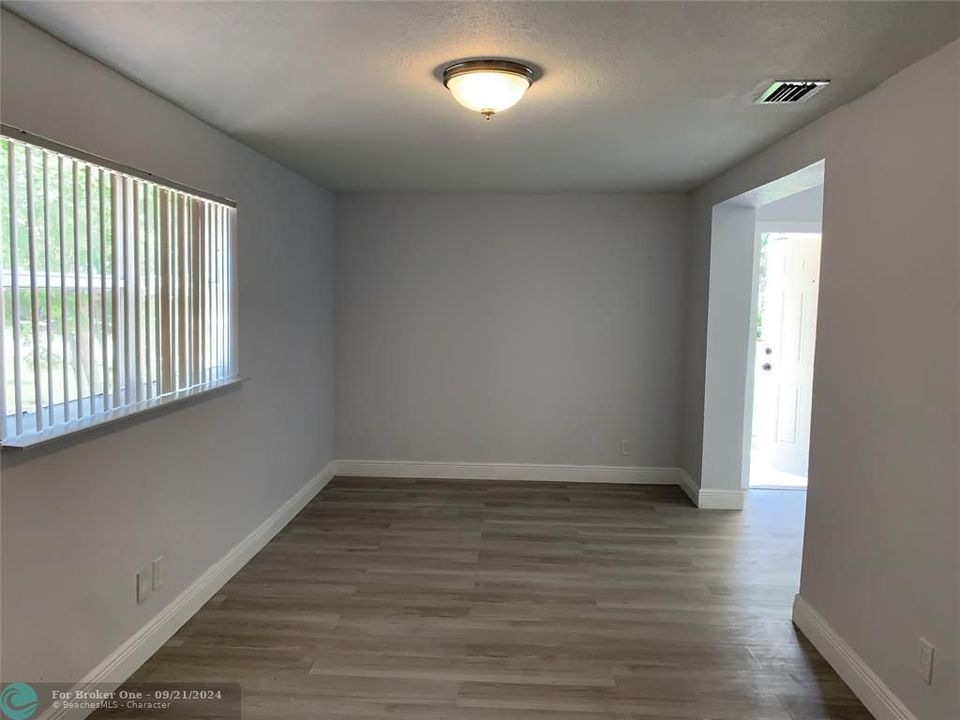 For Sale: $424,900 (2 beds, 1 baths, 1000 Square Feet)