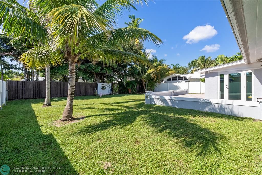 For Sale: $1,295,500 (3 beds, 2 baths, 1714 Square Feet)