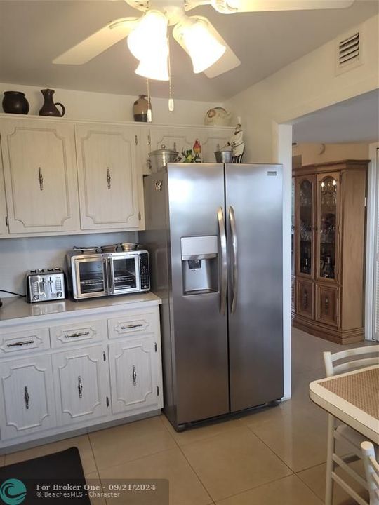 For Sale: $262,500 (2 beds, 2 baths, 1150 Square Feet)