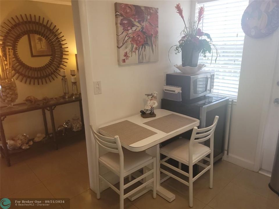 For Sale: $262,500 (2 beds, 2 baths, 1150 Square Feet)