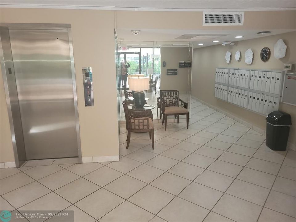 For Sale: $262,500 (2 beds, 2 baths, 1150 Square Feet)