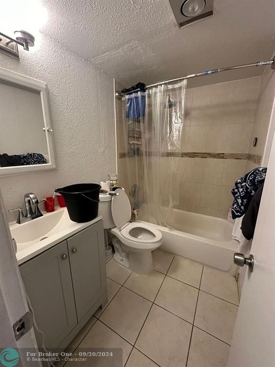 For Sale: $170,000 (1 beds, 1 baths, 640 Square Feet)