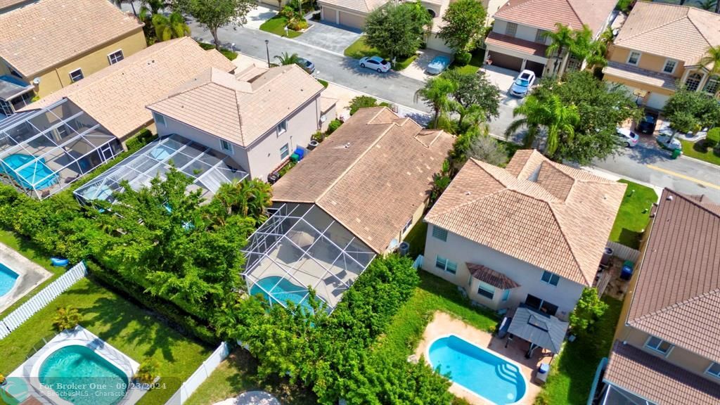 En Venta: $680,000 (3 camas, 2 baños, 2165 Pies cuadrados)