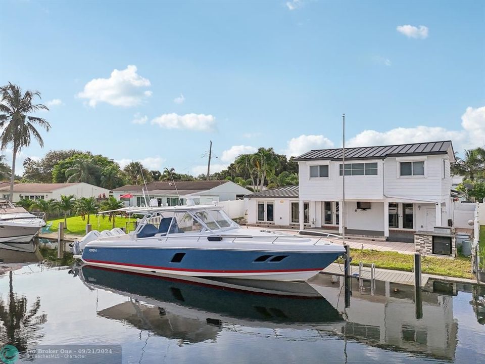 For Sale: $1,650,000 (3 beds, 3 baths, 2044 Square Feet)