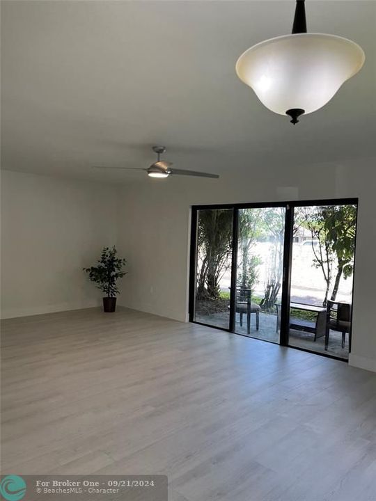 En Venta: $427,000 (3 camas, 2 baños, 1518 Pies cuadrados)