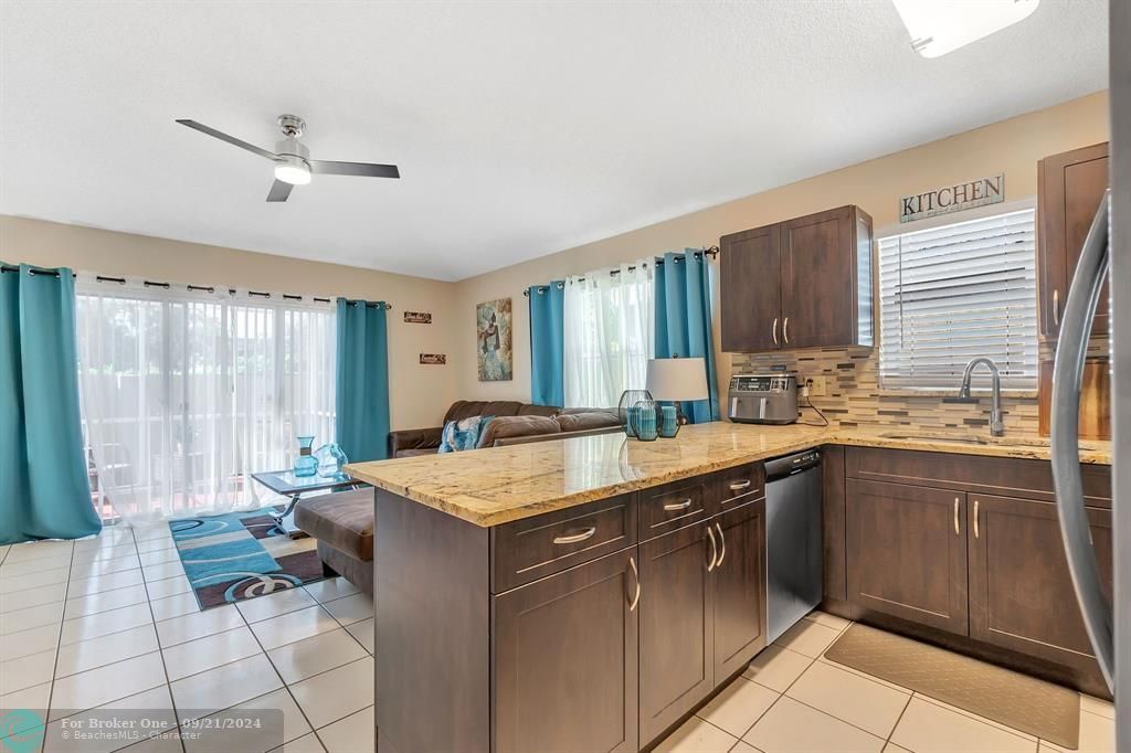 For Sale: $465,000 (3 beds, 2 baths, 1594 Square Feet)