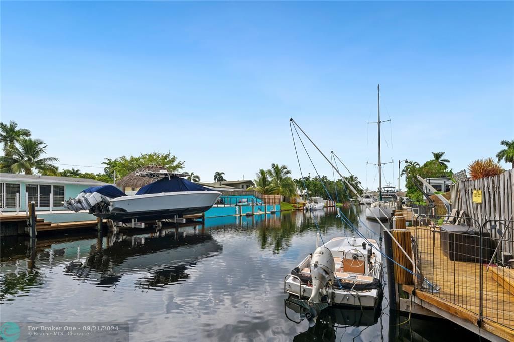 For Sale: $1,195,000 (3 beds, 2 baths, 1823 Square Feet)