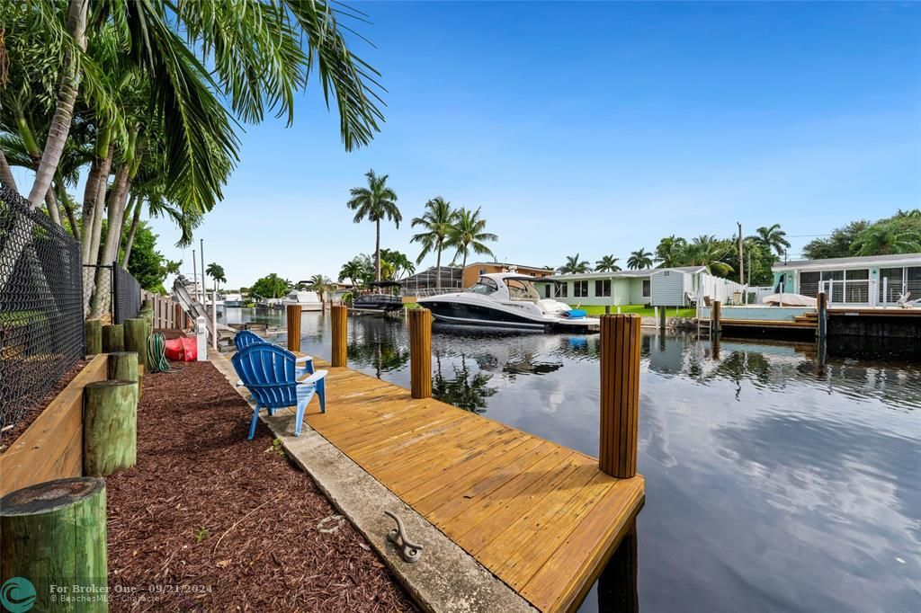 For Sale: $1,195,000 (3 beds, 2 baths, 1823 Square Feet)