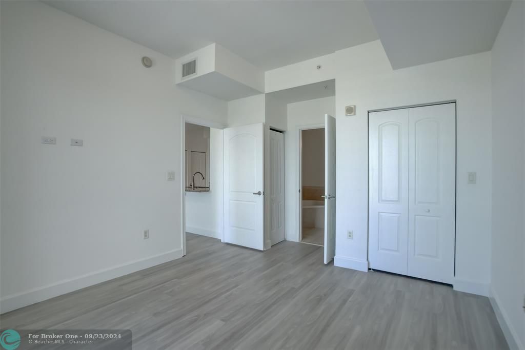 For Rent: $2,850 (2 beds, 2 baths, 1036 Square Feet)