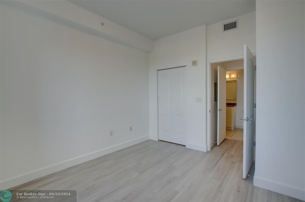 For Rent: $2,850 (2 beds, 2 baths, 1036 Square Feet)