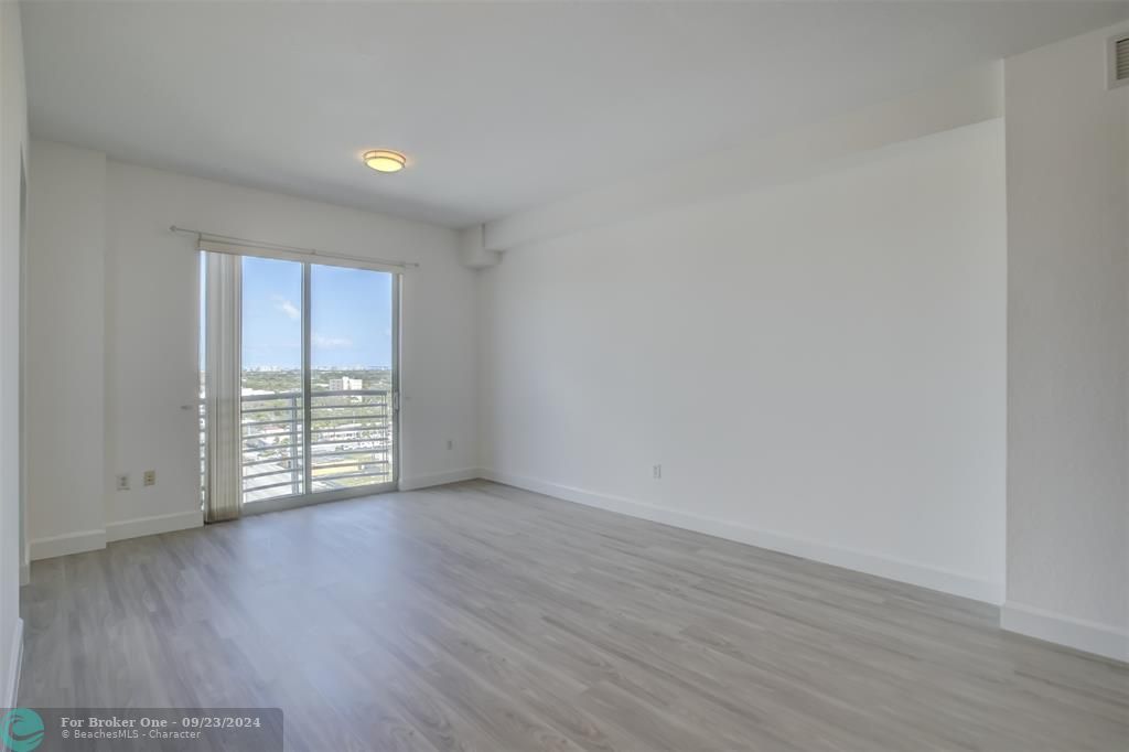 For Rent: $2,850 (2 beds, 2 baths, 1036 Square Feet)