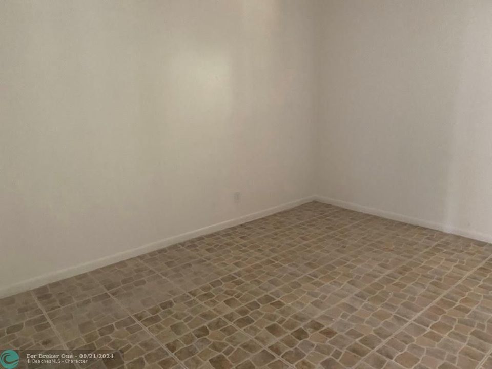 For Sale: $135,777 (2 beds, 2 baths, 1010 Square Feet)