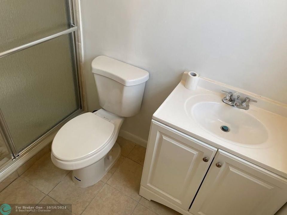 For Sale: $135,777 (2 beds, 2 baths, 1010 Square Feet)