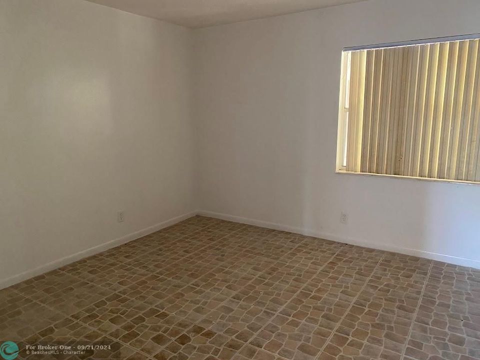 For Sale: $135,777 (2 beds, 2 baths, 1010 Square Feet)