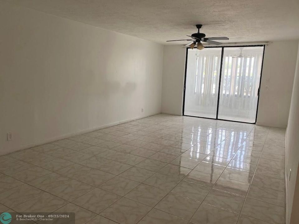 For Sale: $135,777 (2 beds, 2 baths, 1010 Square Feet)