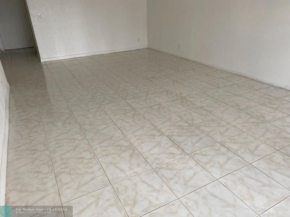 En Venta: $135,777 (2 camas, 2 baños, 1010 Pies cuadrados)