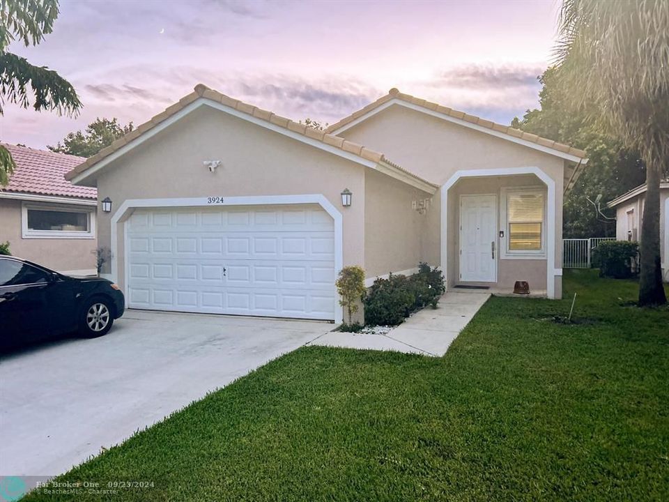 For Sale: $524,900 (3 beds, 2 baths, 1560 Square Feet)