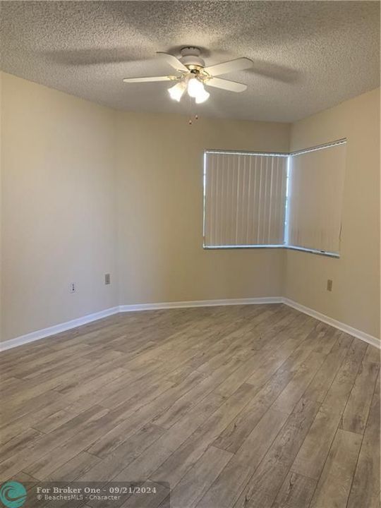 For Rent: $2,200 (2 beds, 2 baths, 1121 Square Feet)