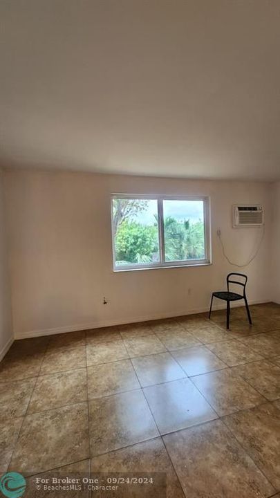 For Rent: $1,375 (0 beds, 1 baths, 382 Square Feet)