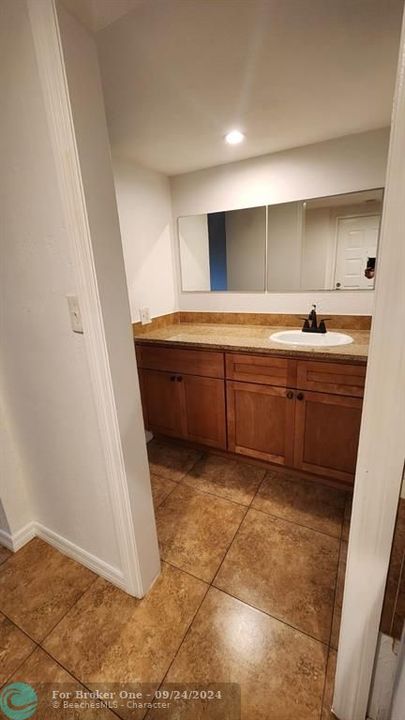 For Rent: $1,375 (0 beds, 1 baths, 382 Square Feet)