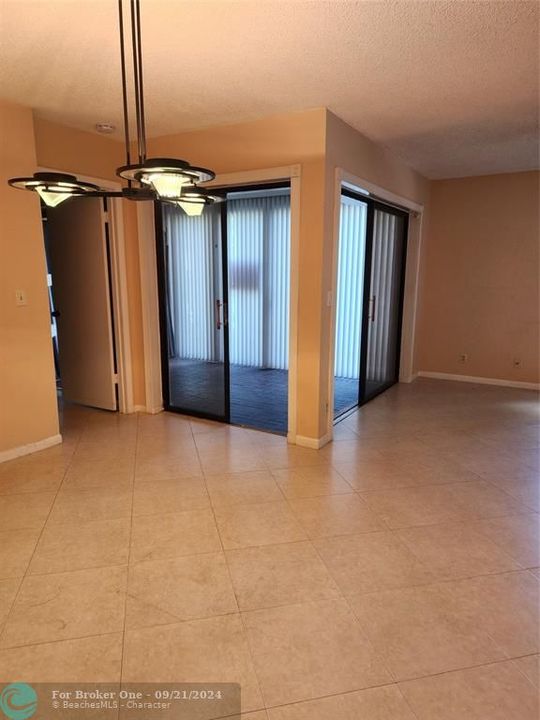 For Rent: $2,550 (3 beds, 2 baths, 1093 Square Feet)