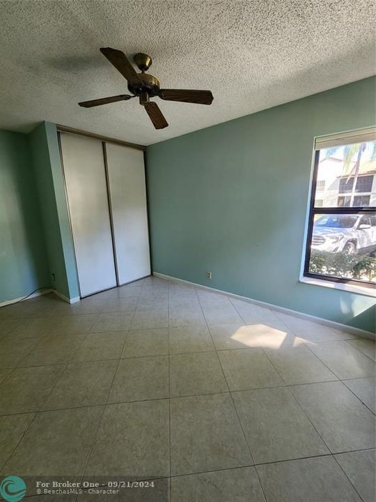 For Rent: $2,550 (3 beds, 2 baths, 1093 Square Feet)