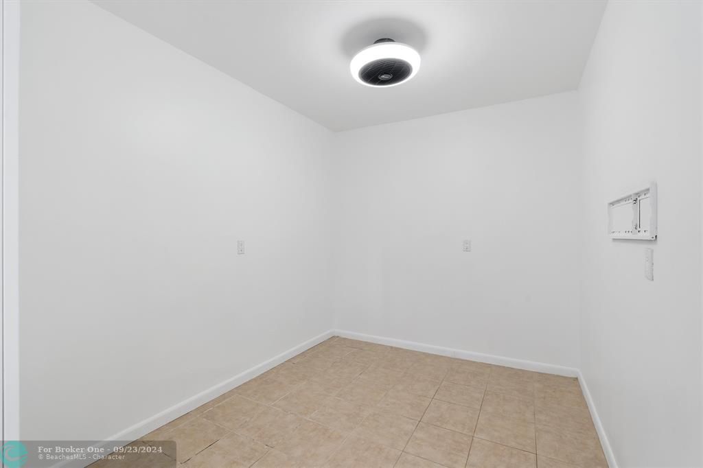 For Rent: $2,600 (2 beds, 2 baths, 1385 Square Feet)