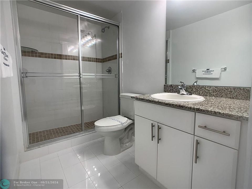 For Rent: $3,273 (2 beds, 2 baths, 1049 Square Feet)