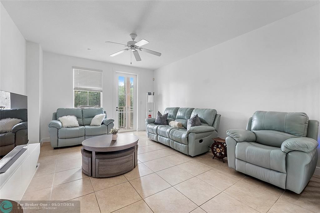 For Sale: $475,000 (2 beds, 2 baths, 1781 Square Feet)