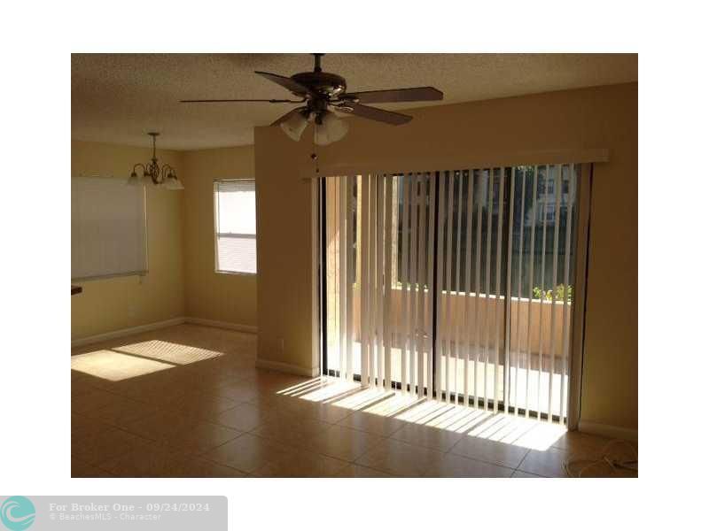 For Rent: $1,775 (1 beds, 1 baths, 754 Square Feet)