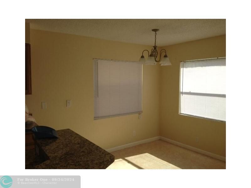 For Rent: $1,775 (1 beds, 1 baths, 754 Square Feet)