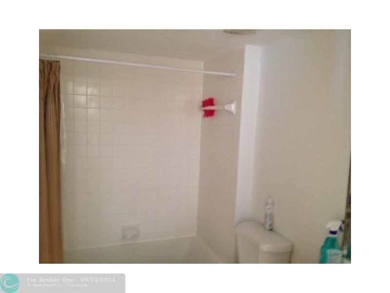 For Rent: $1,775 (1 beds, 1 baths, 754 Square Feet)