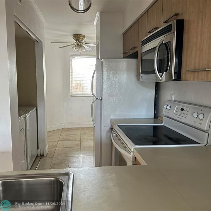 For Rent: $1,850 (1 beds, 1 baths, 805 Square Feet)