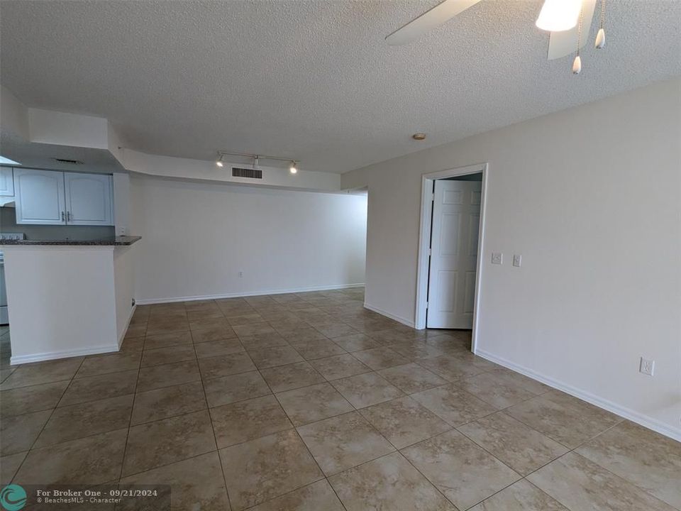 For Rent: $2,250 (2 beds, 2 baths, 1246 Square Feet)