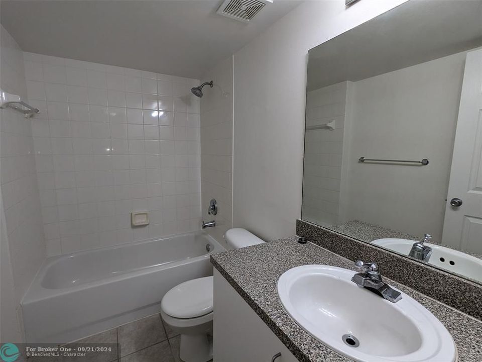 For Rent: $2,250 (2 beds, 2 baths, 1246 Square Feet)