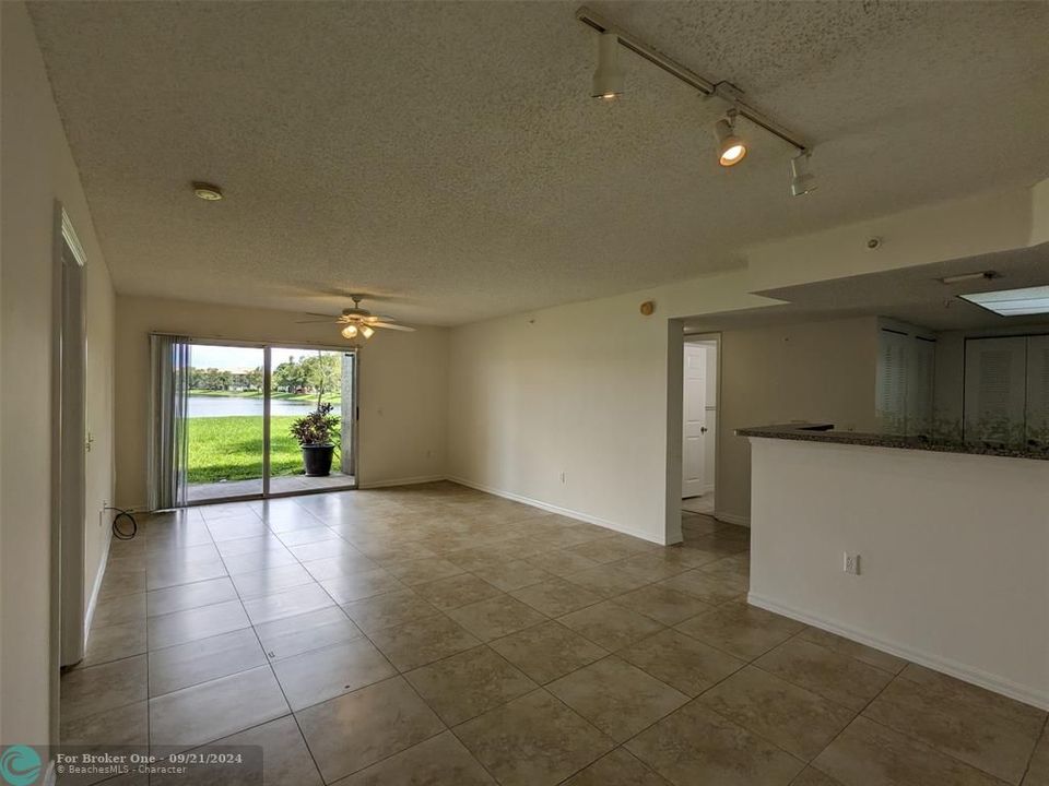 For Rent: $2,250 (2 beds, 2 baths, 1246 Square Feet)