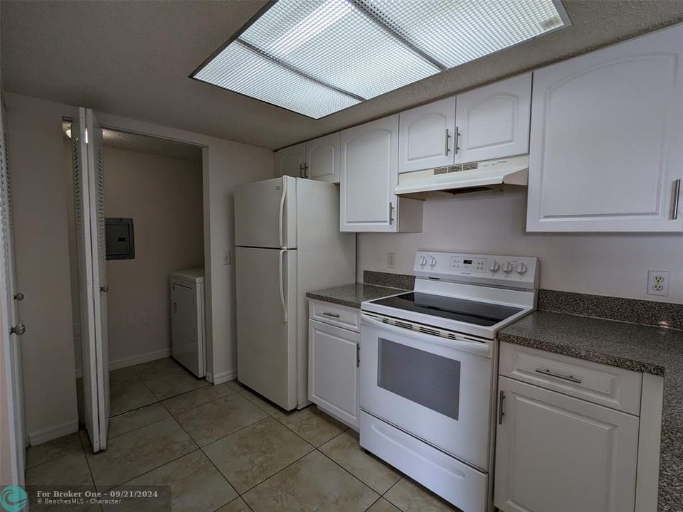 For Rent: $2,250 (2 beds, 2 baths, 1246 Square Feet)