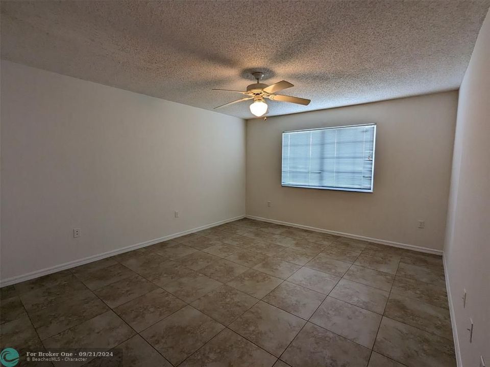 For Rent: $2,250 (2 beds, 2 baths, 1246 Square Feet)