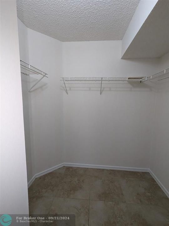 For Rent: $2,250 (2 beds, 2 baths, 1246 Square Feet)