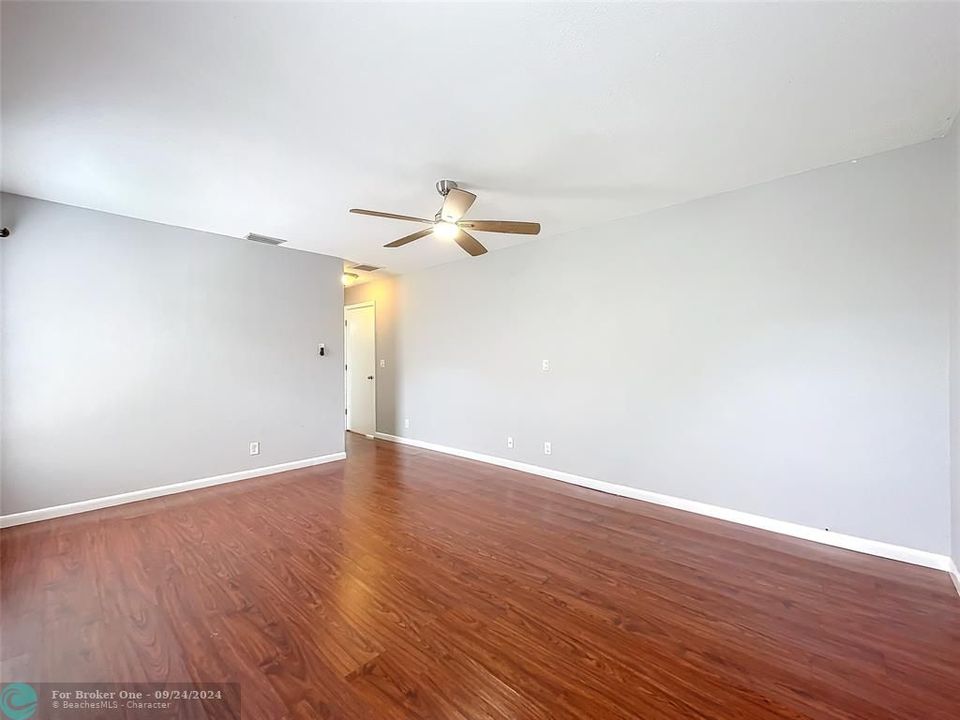 For Rent: $3,700 (3 beds, 2 baths, 1879 Square Feet)