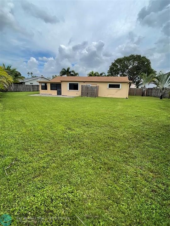 For Sale: $585,000 (3 beds, 2 baths, 1629 Square Feet)