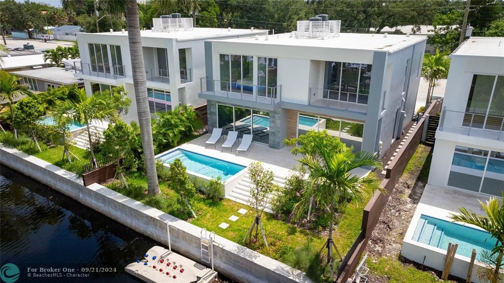 En Venta: $1,975,000 (5 camas, 4 baños, 2815 Pies cuadrados)