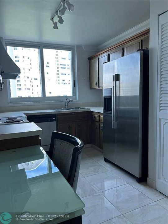 En Venta: $715,000 (2 camas, 2 baños, 1570 Pies cuadrados)