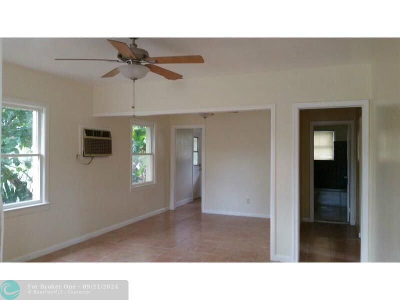 For Rent: $2,500 (2 beds, 1 baths, 1048 Square Feet)