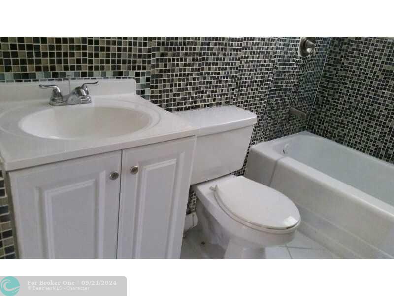 For Rent: $2,500 (2 beds, 1 baths, 1048 Square Feet)